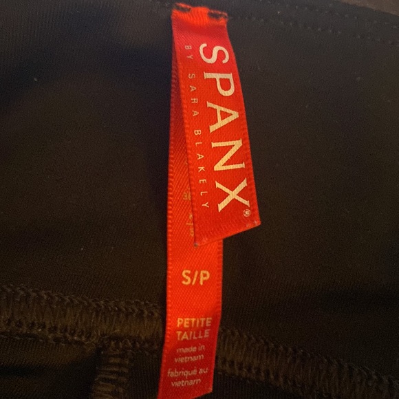 SPANX Black Flattering Faux Leather Ankle Length Leggings Size Small Petite EUC - Picture 9 of 9